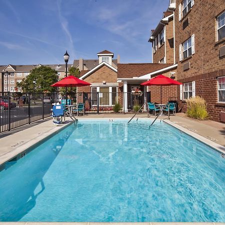 Towneplace Suites By Marriott Detroit Livonia Exteriör bild