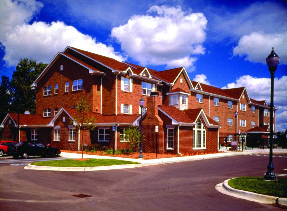 Towneplace Suites By Marriott Detroit Livonia Exteriör bild