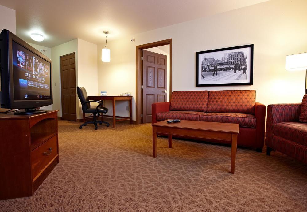 Towneplace Suites By Marriott Detroit Livonia Exteriör bild