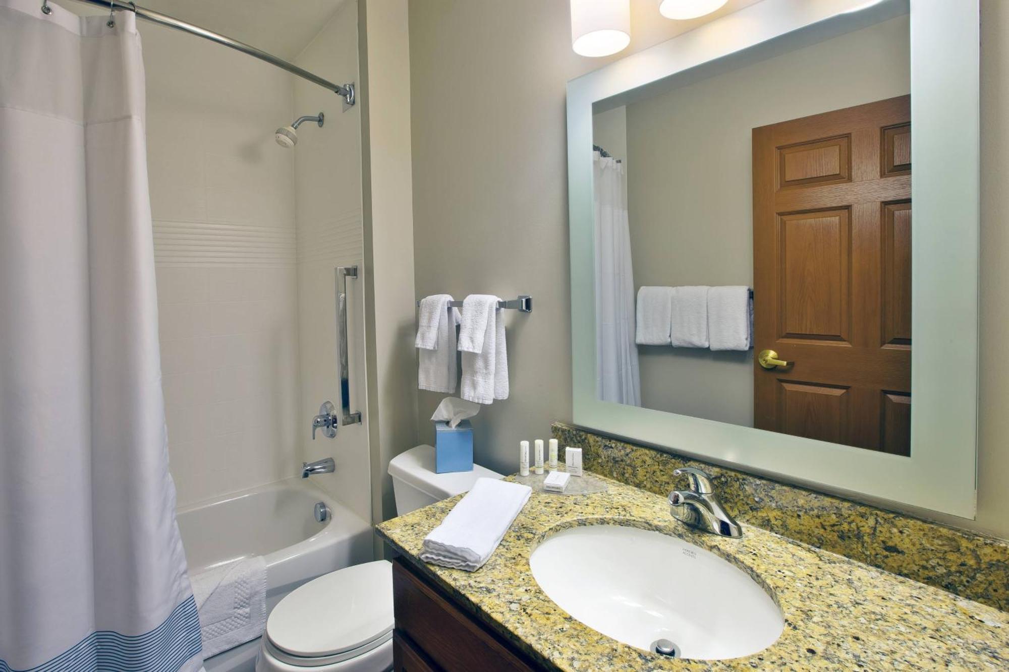 Towneplace Suites By Marriott Detroit Livonia Exteriör bild
