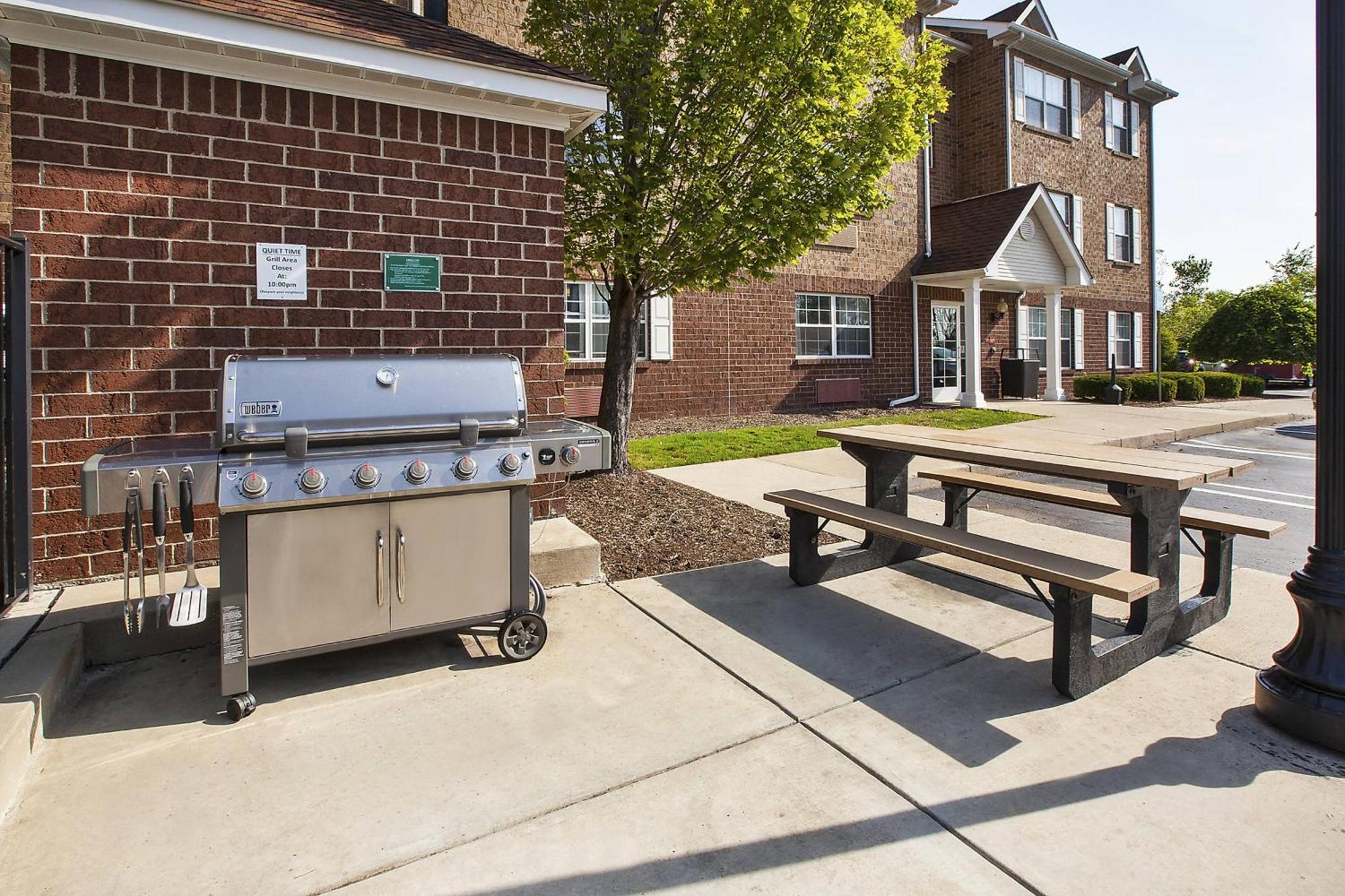Towneplace Suites By Marriott Detroit Livonia Exteriör bild