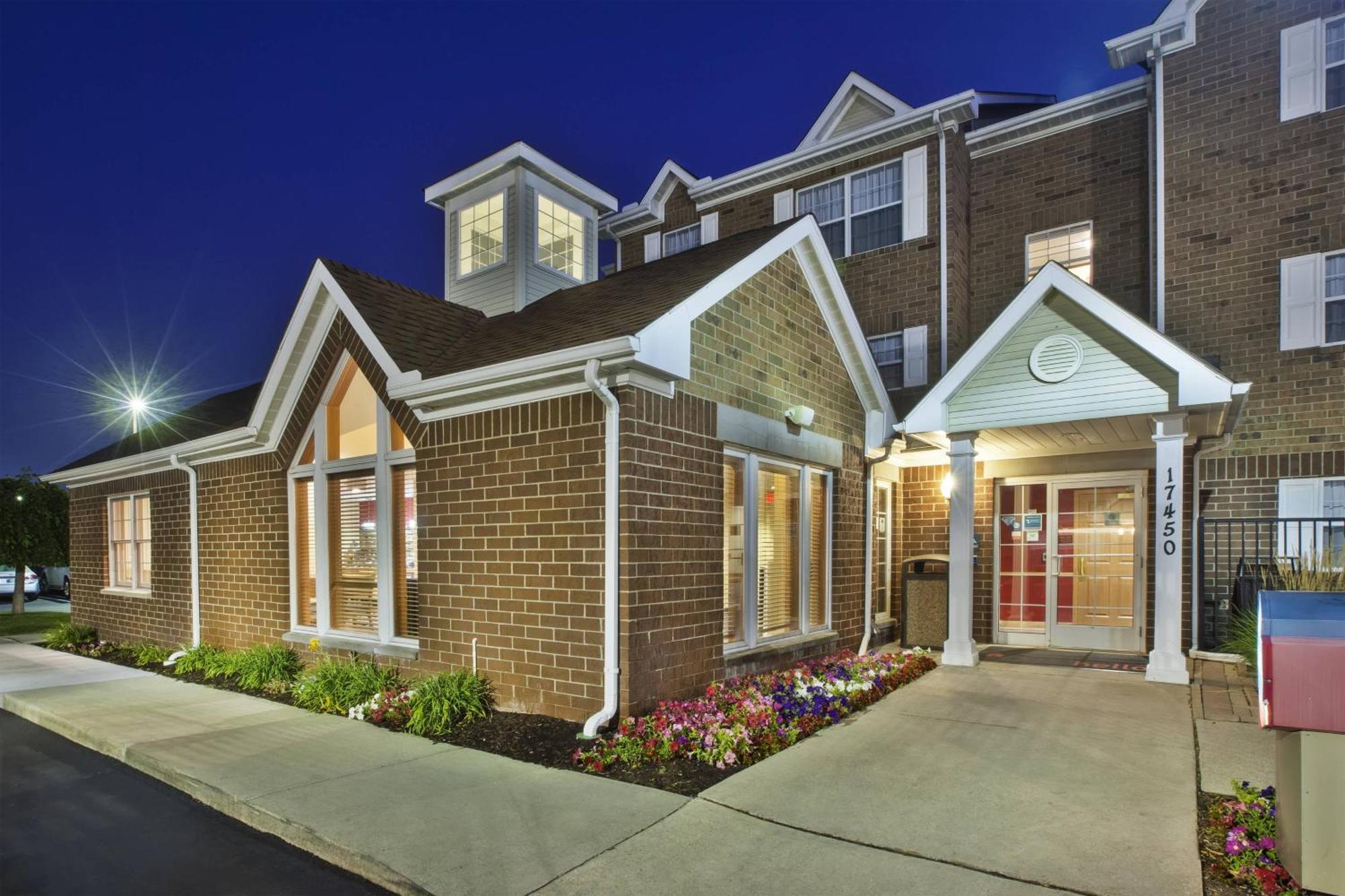 Towneplace Suites By Marriott Detroit Livonia Exteriör bild