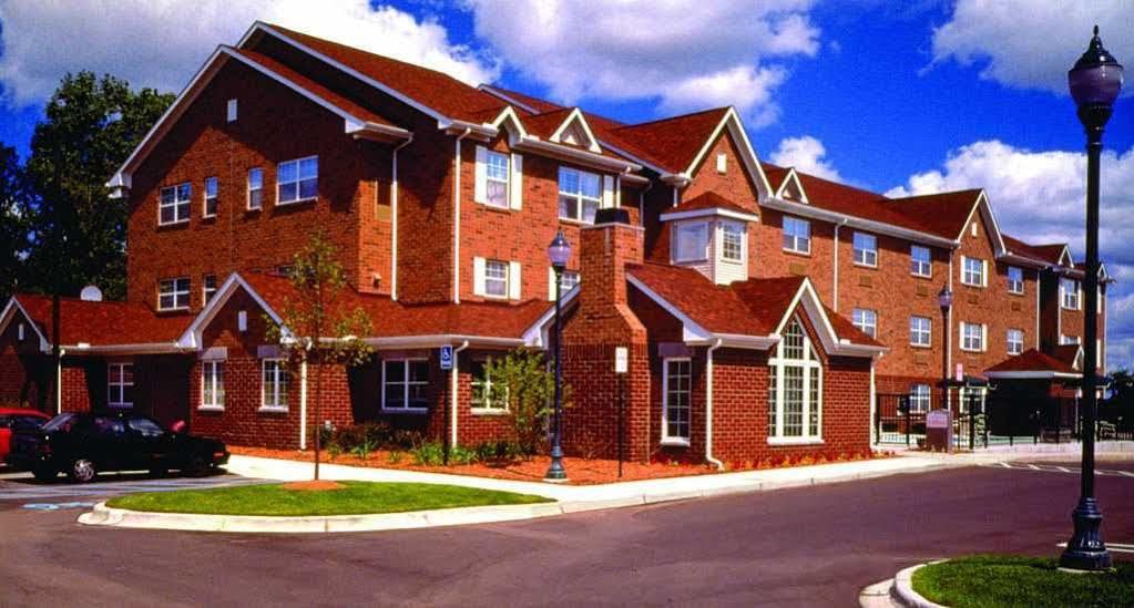 Towneplace Suites By Marriott Detroit Livonia Exteriör bild